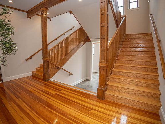 3rd image of 230 W Dunklin St #102