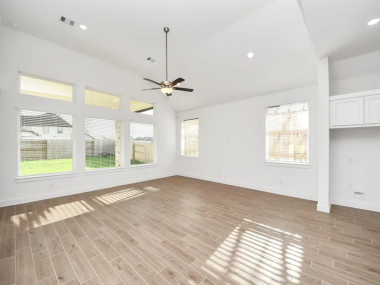 25026 Midnight Willow — Photo 22
