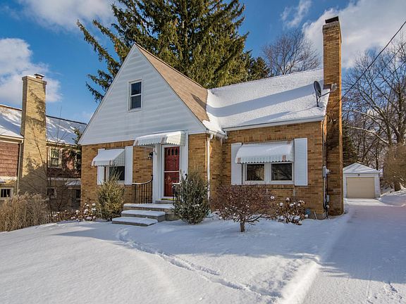 210 Baynton NE, January photo