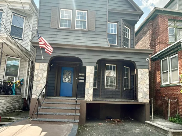 153 Wegman Pkwy, Jersey City, NJ