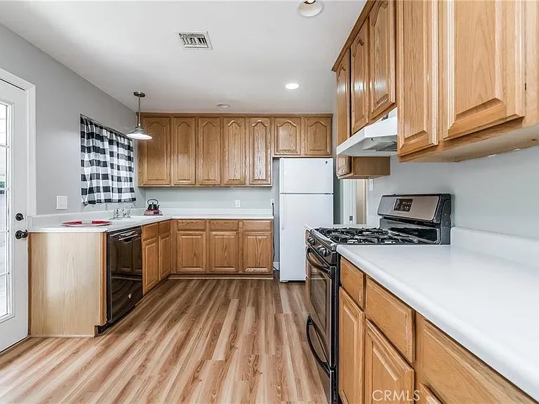1210 E Oakmont Ave — Photo 10
