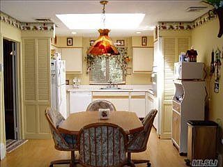 4th image of 6 Pickwick Ct