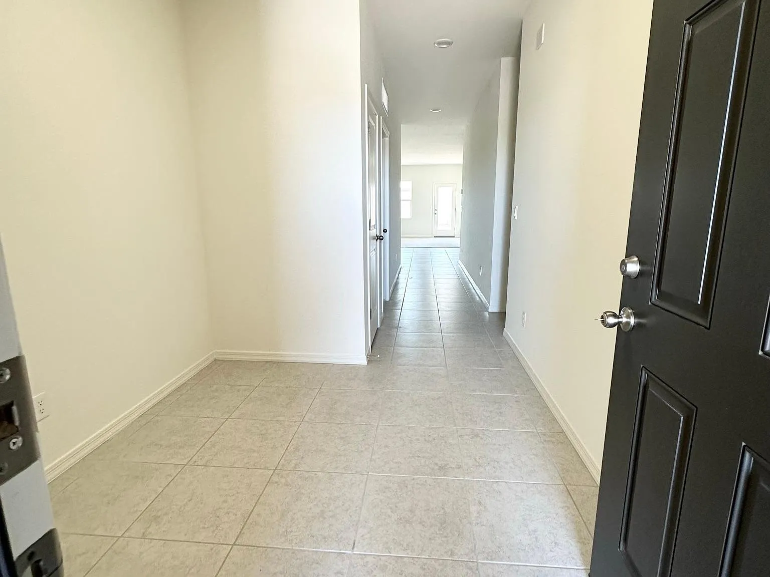 5813 W Lodge Dr — Photo 3
