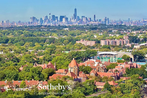 Sold by Terrace Sotheby's International Realty | media 28