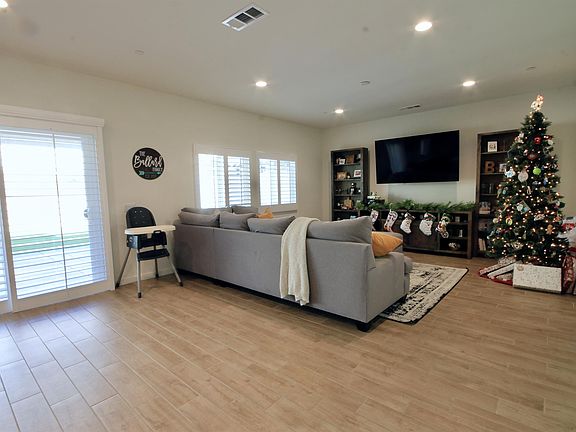5th image of 24264 Bay Laurel Ave