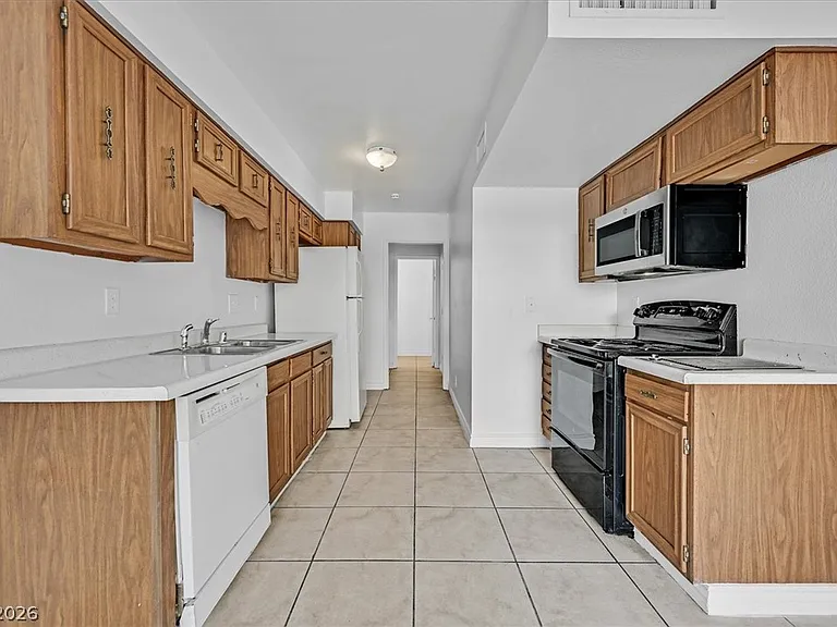 4474 Buena Vista Dr — Photo 9