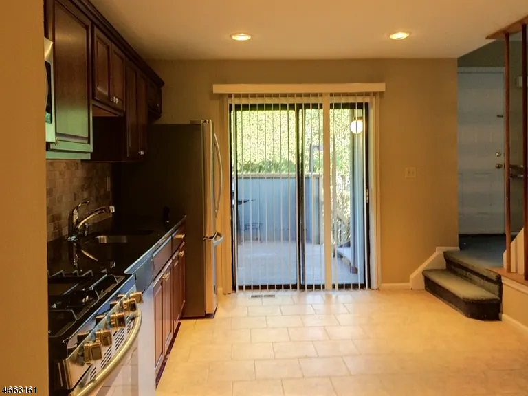 64 Sycamore Ct — Photo 6