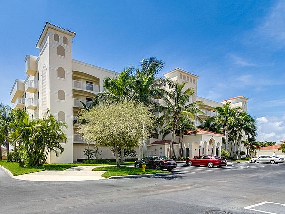 2nd image of 561 Casa Bella Dr Unit 201