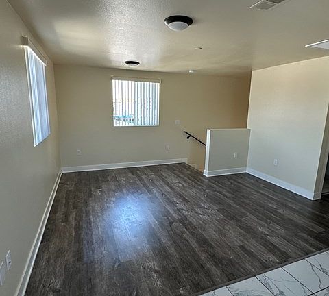 4th image of 6414 Denver Ave #6416