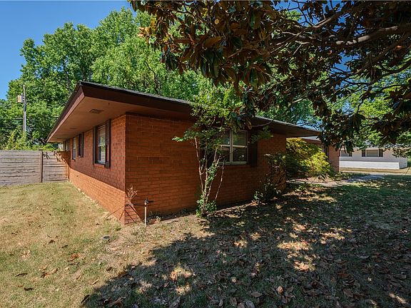 5th image of 1106 Bronco Ln