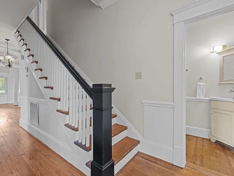 504 Parks Village Rd — Photo 13