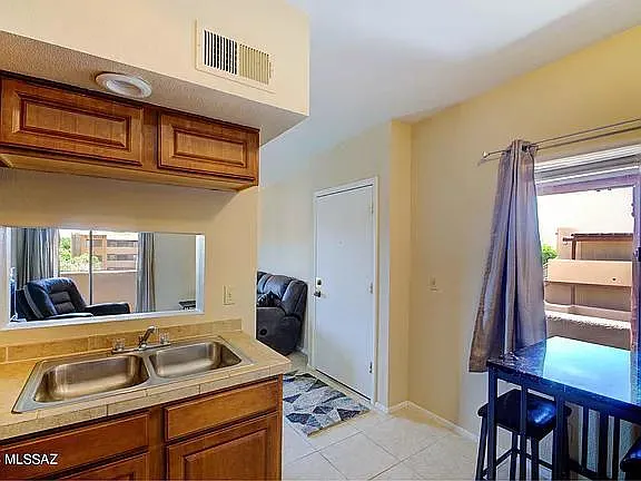 1810 E Blacklidge Dr #514 — Photo 6