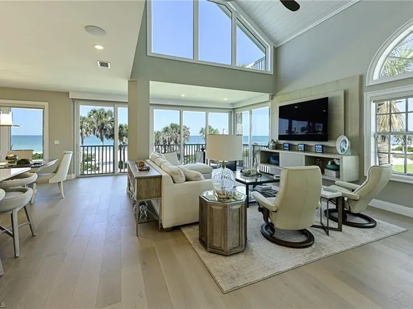 143 Barefoot CIR #5, BONITA SPRINGS, FL 34134