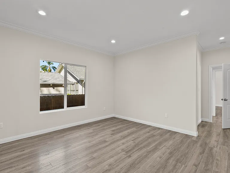 6715 Cedros Ave — Photo 17