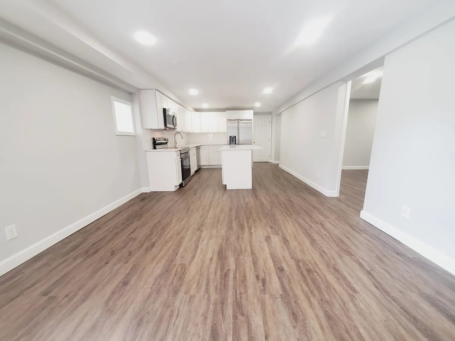 2 bed, 1.0 bath, 980 sqft, $2,200 — Photo 2