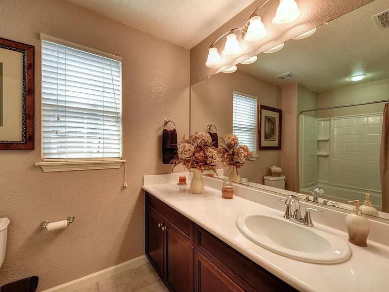 upstairs hall bath