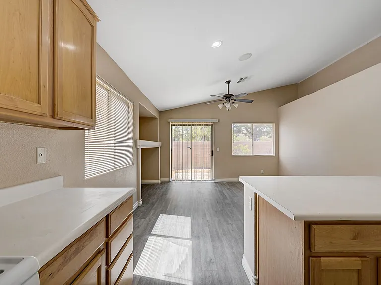 527 Braided River Ave — Photo 17