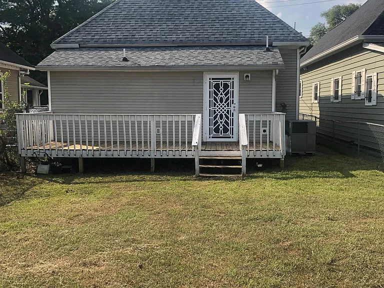 1722 Mitchell Ave — Photo 6