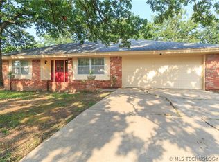 1040 N Elder Ct, Sand Springs, OK 74063