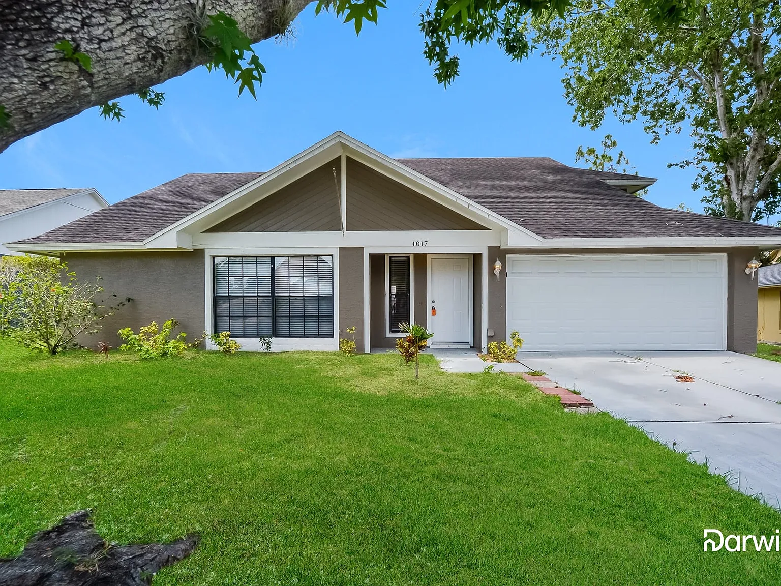 4 bed, 2.5 bath, 2850 sqft, $2,895 — Photo 1
