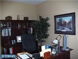 4th image of 842 Dover Court Pl