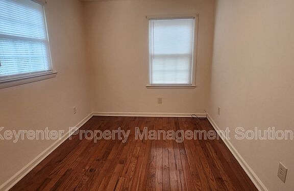 5th image of 825 Highland Ave
