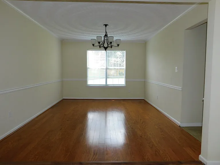 7559 Hughart St — Photo 13