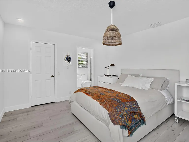 981 Waterside Cir — Photo 38