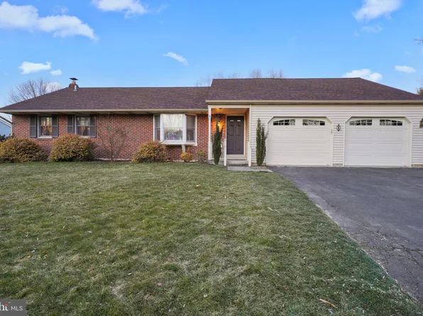 597 10th Ave, Warminster, PA 18974
