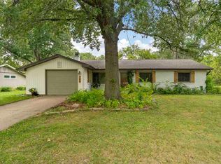 704 Eastmoor Dr, Iowa City, IA 52246