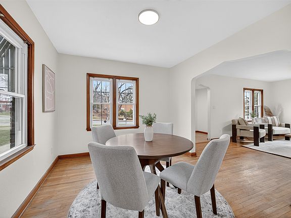 4th image of 2900 Euclid Ave