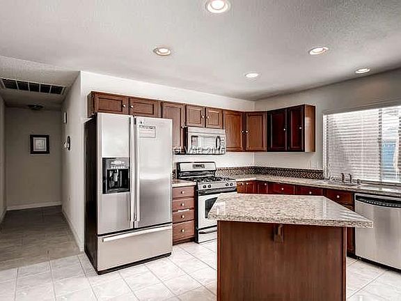 3rd image of 7007 Pinebrook Ct