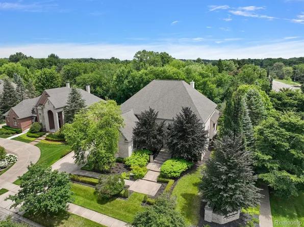 22440 Amberlund Ct, Novi, MI 48374