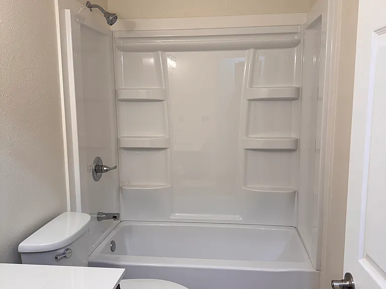 4002 Lakeview Dr #2 — Photo 7