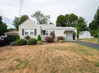 114 Crown Ave, Riverside, RI 02915