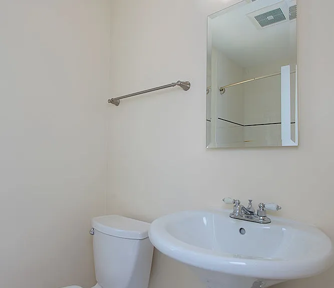 255 S Madison Ave — Photo 13
