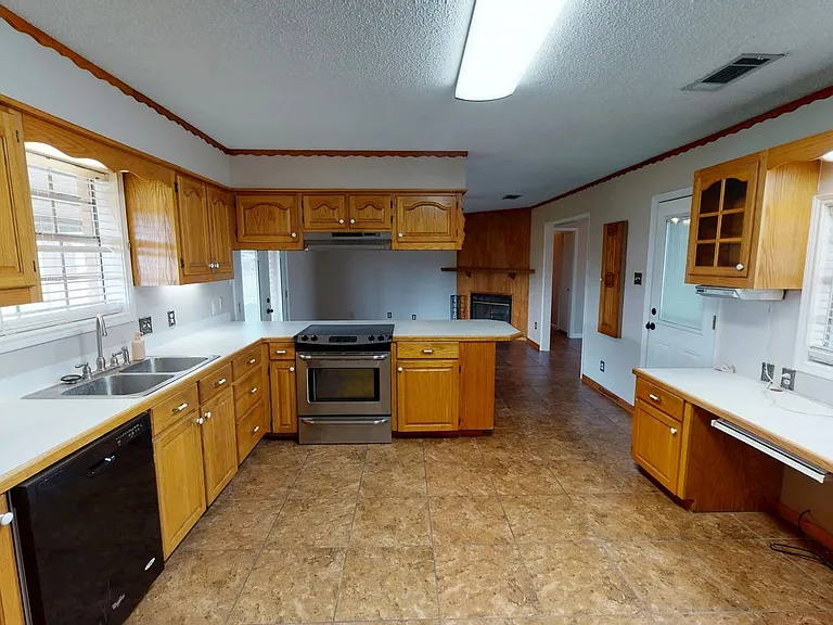 2536 Mary Ann Dr — Photo 8