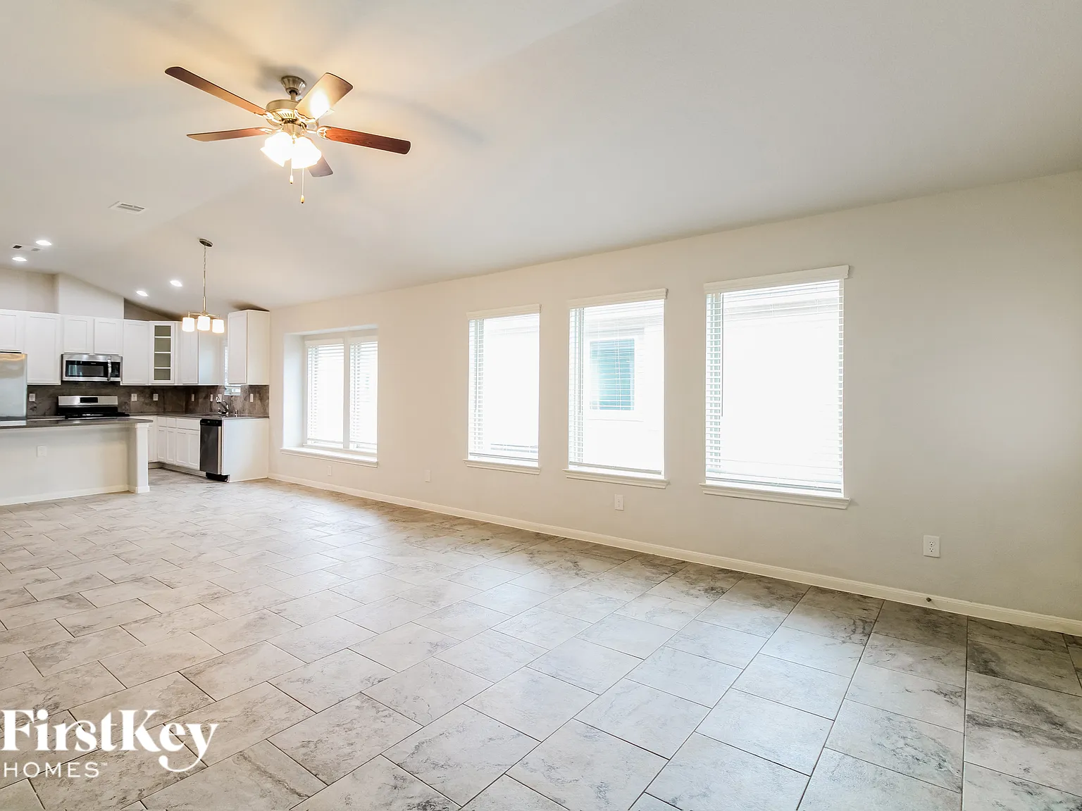 3 bed, 2.0 bath, 1837 sqft, $2,465 — Photo 3