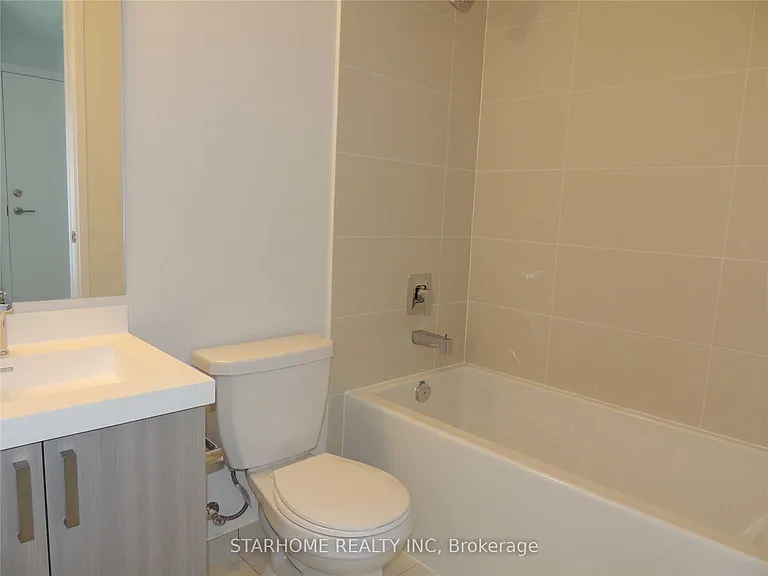 7895 Jane St #2015 — Photo 14