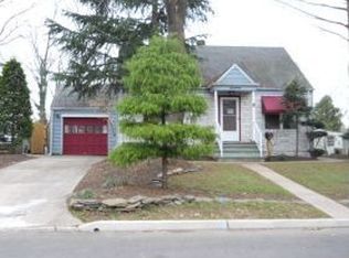 16 Ovington Ave, Edison, NJ