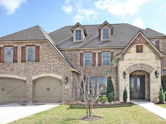 3rd image of 128 River Birch Cir