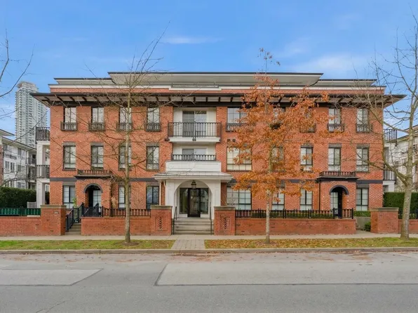 553 Foster Ave #205, Coquitlam, BC V3J 0B5