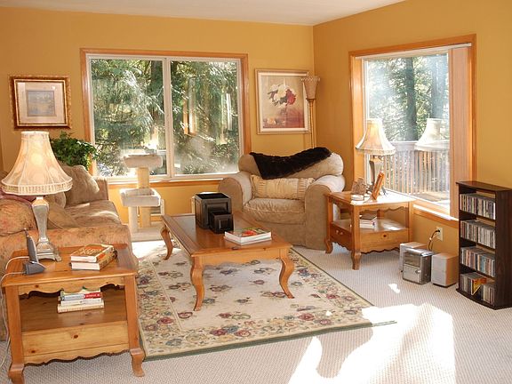 Lovel  living room