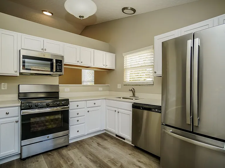 1551 Covina Dr — Photo 7