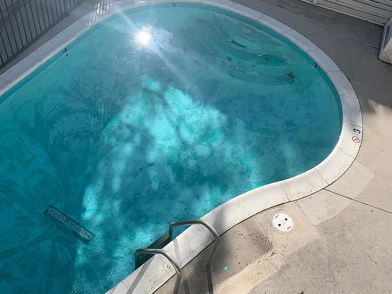 400 N Doheny Dr #4 — Photo 15