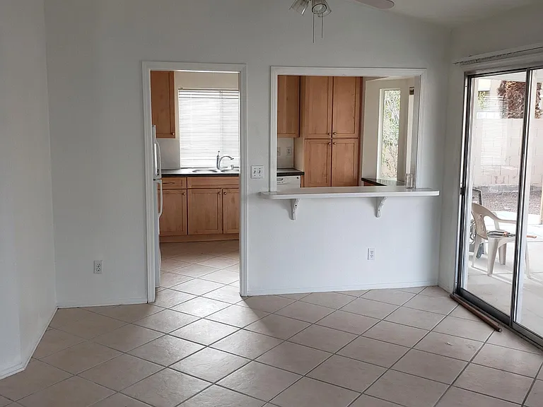 7037 Morales Cir — Photo 6