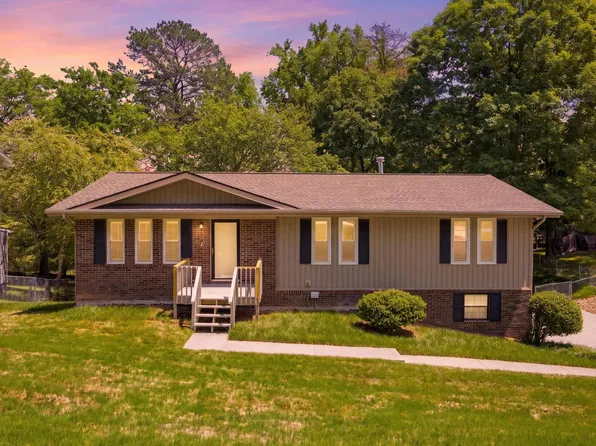5412 Village Garden Dr, Ooltewah, TN 37363