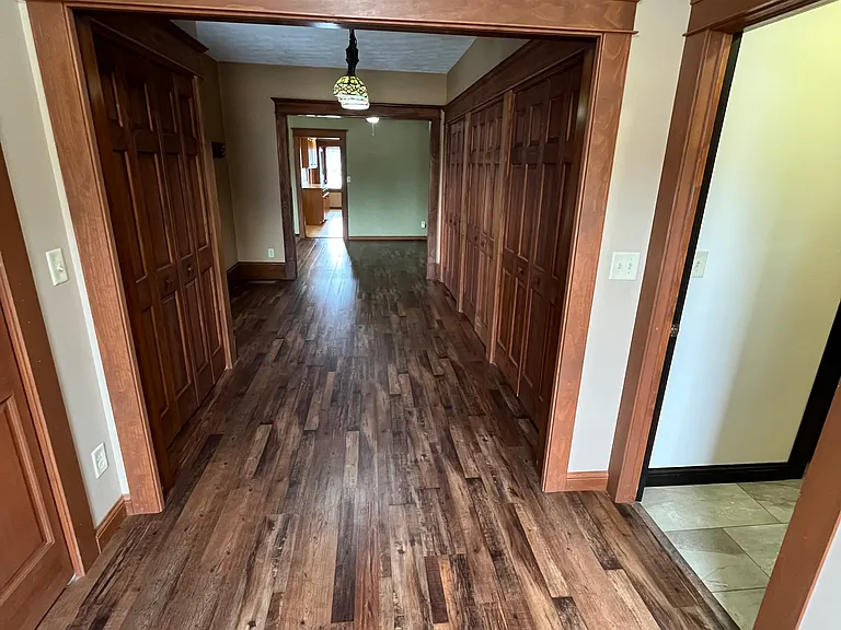 211 W Fisk St — Photo 8