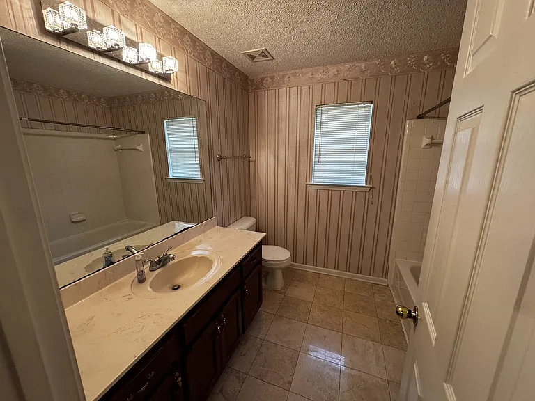 801 Hopeton Ct — Photo 13