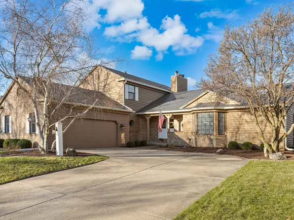 2407 Cherry Hills Dr, Champaign, IL 61822